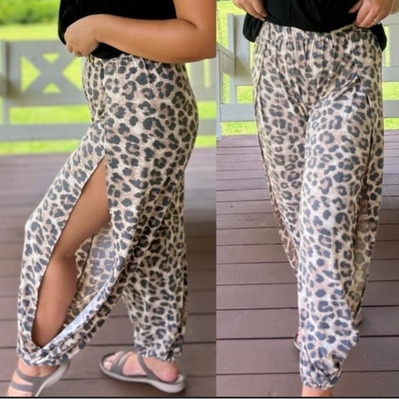 Zenana Leopard Split Leg genie Joggers - Picture 1 of 3